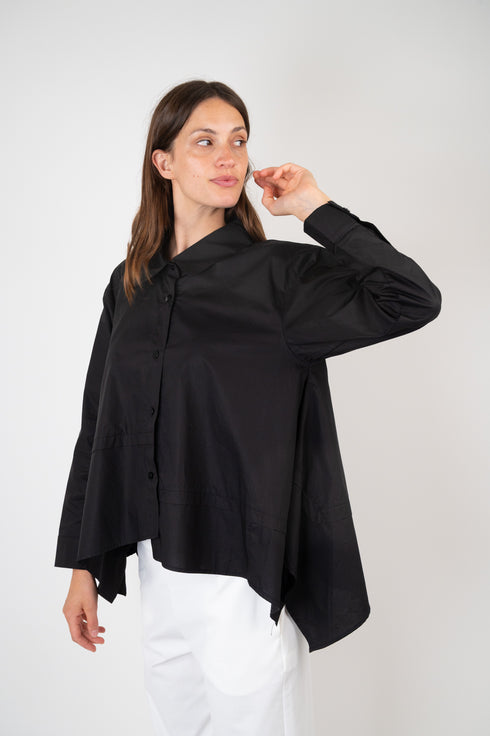 Asymmetrisches Hemd